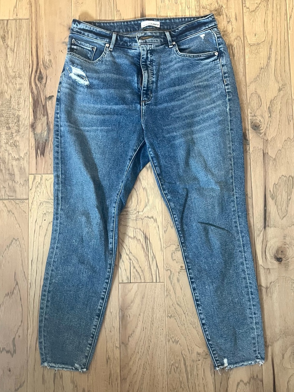 LOFT by Ann Taylor Curvy High Waist Skinny Ankle Distressed Jeans, size 31